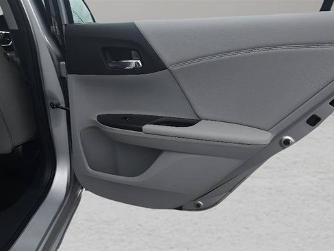 Used 2015 Honda Accord EX-L image 25