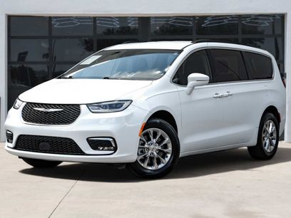 Used 2022 Chrysler Pacifica Touring-L