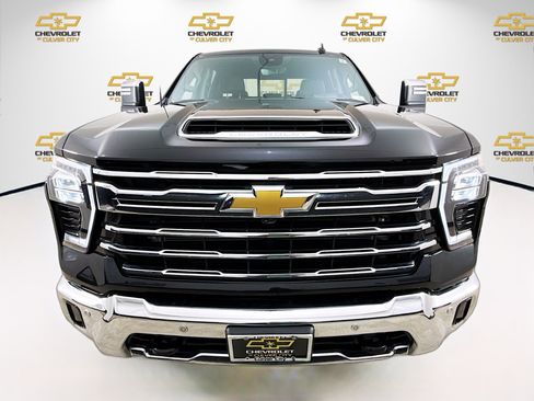 Used 2024 Chevrolet Silverado 2500 LTZ w/ LTZ Premium Package AWD/4WD image 2
