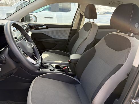 Used 2022 Volkswagen Taos S image 10