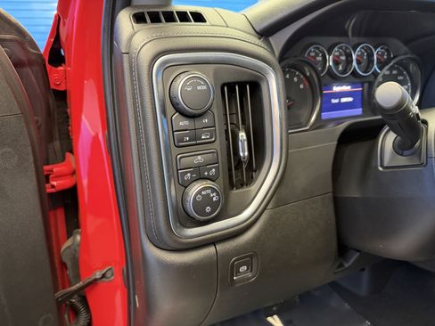 Used 2021 Chevrolet Silverado 1500 LT AWD/4WD image 15