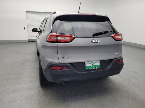 Used 2014 Jeep Cherokee Latitude w/ Cold Weather Group AWD/4WD image 6