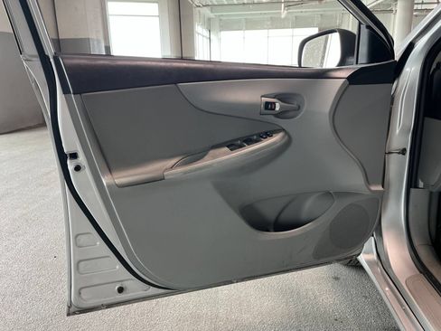 Used 2012 Toyota Corolla LE FWD image 10