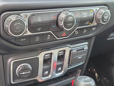 Used 2020 Jeep Wrangler Sport AWD/4WD image 35