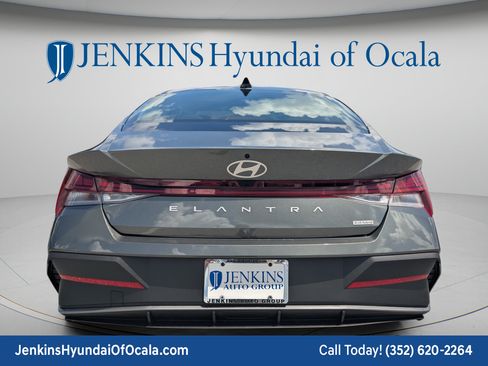 New 2026 Hyundai Elantra Hybrid FWD image 6