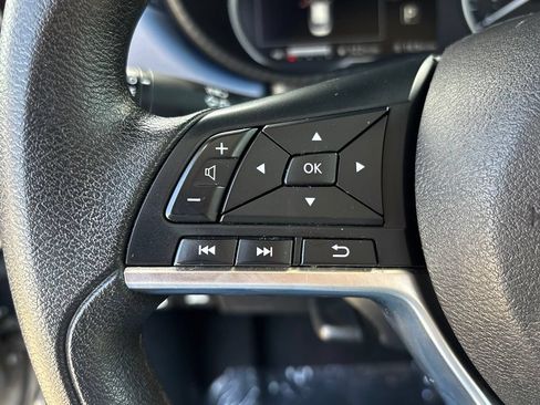 Used 2023 Nissan Versa SV FWD image 12