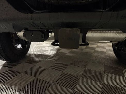 Used 2025 Jeep Wrangler Unlimited Sport AWD/4WD image 19