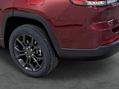 New 2025 Jeep Grand Cherokee L Limited image 9