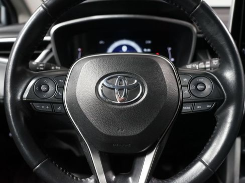 Used 2024 Toyota Corolla Cross XLE image 12