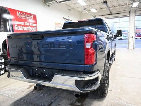 Used 2022 Chevrolet Silverado 2500 LT w/ Convenience Package image 6