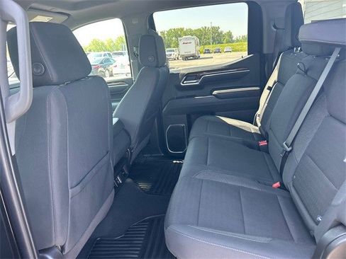 Used 2025 GMC Sierra 1500 Elevation image 23