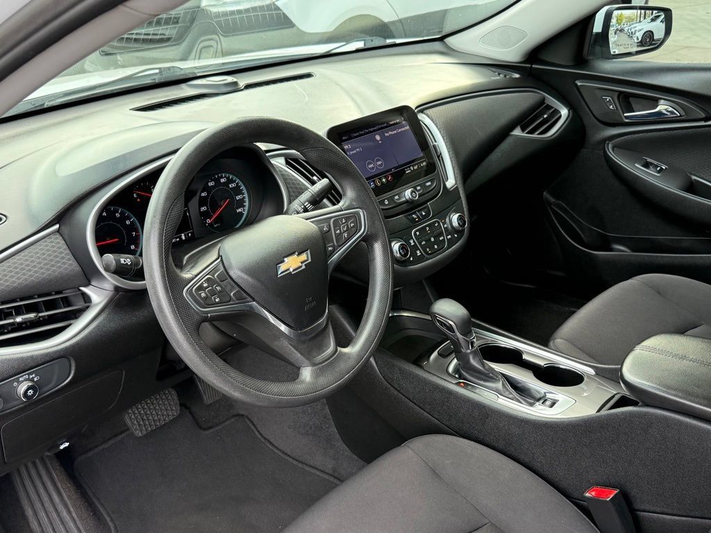 Used 2022 Chevrolet Malibu LT FWD image 18