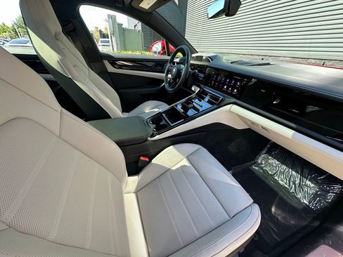 Used 2026 Porsche Panamera 4 AWD/4WD image 39