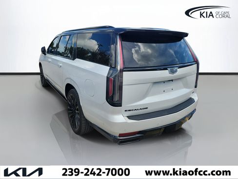 Used 2024 Cadillac Escalade ESV Sport Platinum w/ LPO, ONYX Package AWD/4WD image 15