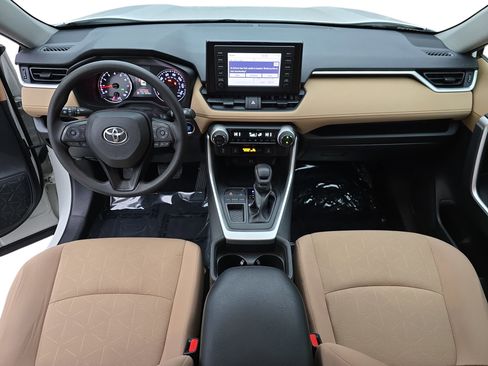 Used 2019 Toyota RAV4 XLE image 9