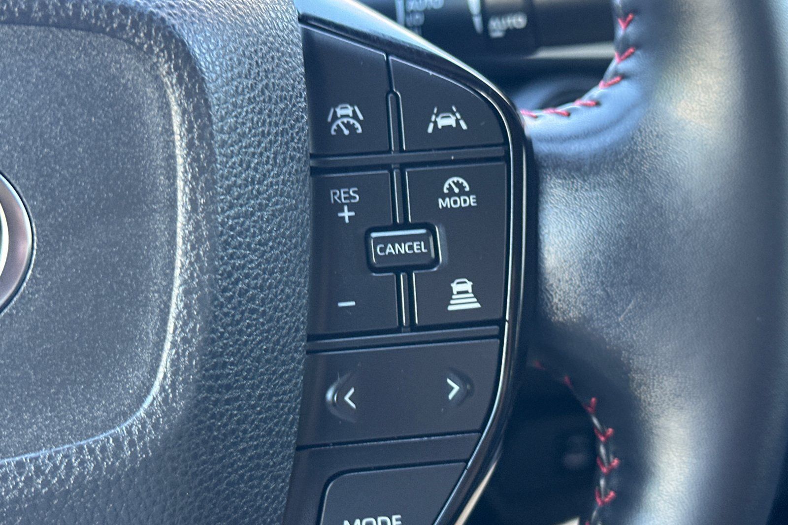 Certified 2026 Toyota Prius Plug-In Hybrid FWD image 39