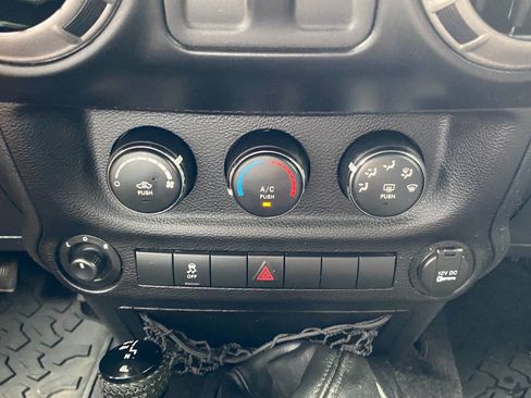 Used 2012 Jeep Wrangler Sport AWD/4WD image 29