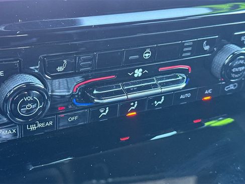 Used 2024 Jeep Grand Cherokee Limited 4xe image 25