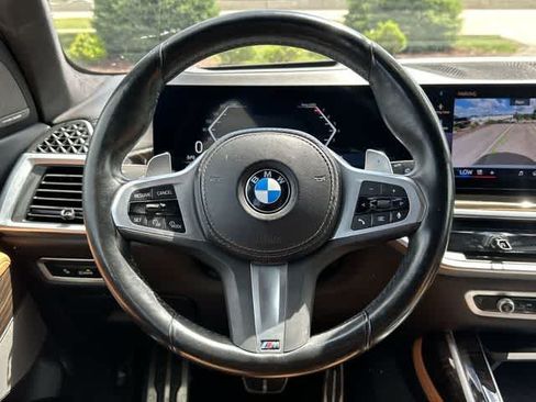Used 2024 BMW X7 xDrive40i w/ M Sport Package AWD/4WD image 8