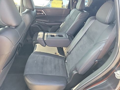 Used 2024 Mitsubishi Outlander SE FWD image 14
