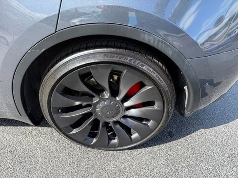 Used 2022 Tesla Model Y Performance image 35