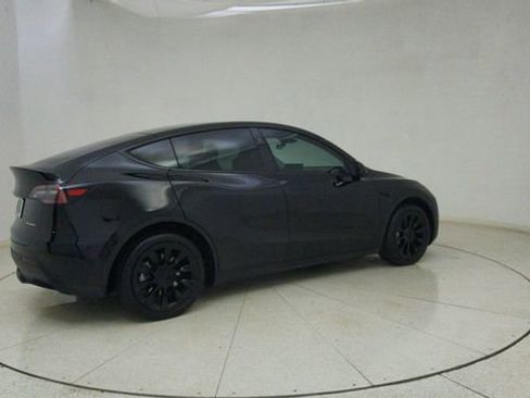 Used 2024 Tesla Model Y Long Range image 67