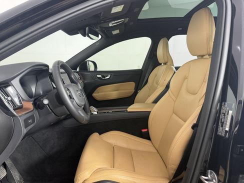 Used 2025 Volvo XC60 B5 Ultra w/ Protection Package Premier AWD/4WD image 15