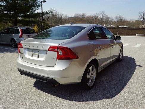 Used 2012 Volvo S60 T5 image 8