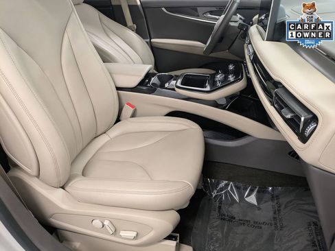 Used 2023 Lincoln Nautilus AWD w/ Premium Package image 29