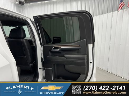 Used 2024 Chevrolet Silverado 1500 LT Trail Boss w/ LT Trail Boss Premium Package AWD/4WD image 12