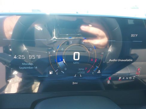 New 2027 Chevrolet Traverse LT w/ LPO, Floor Liner Package FWD image 18