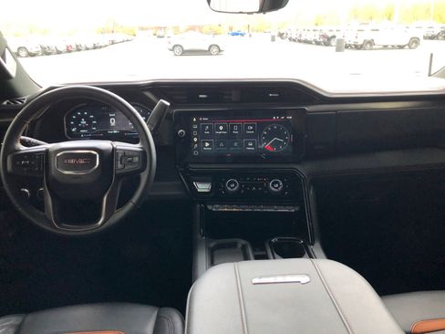 Used 2025 GMC Sierra 3500 AT4 w/ AT4 Premium Plus Package AWD/4WD image 14
