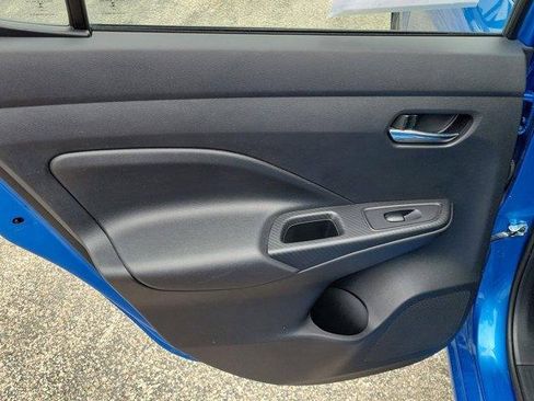 Used 2023 Nissan Versa SV image 8