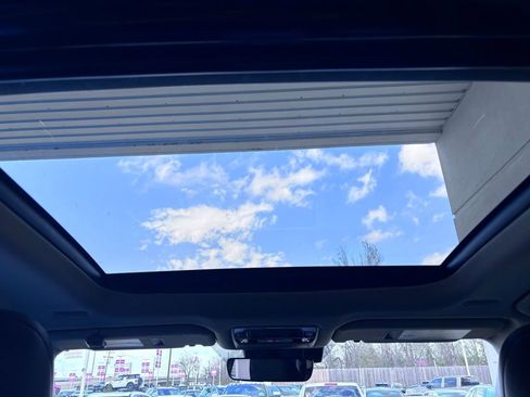 Used 2024 Toyota Grand Highlander Limited image 19