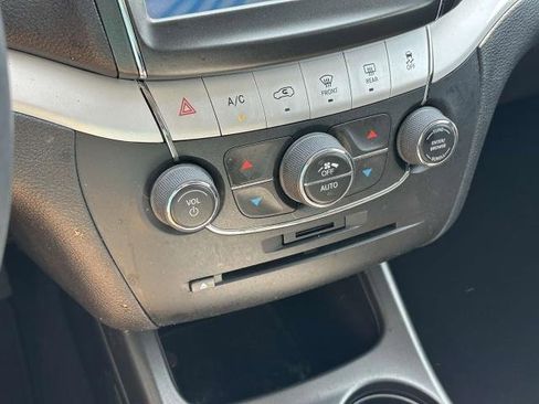 Used 2019 Dodge Journey GT w/ Driver Convenience Group image 30