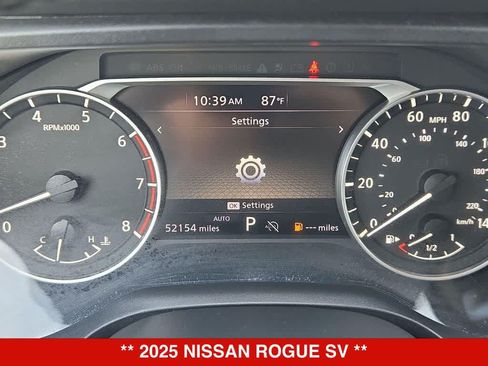 Used 2025 Nissan Rogue SV AWD/4WD image 31
