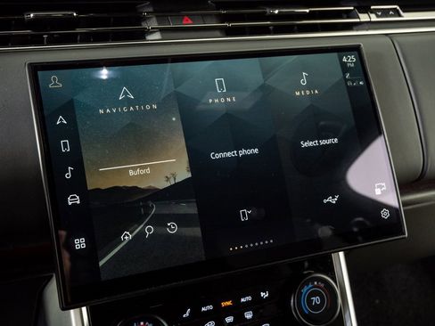 Used 2023 Land Rover Range Rover SV image 14