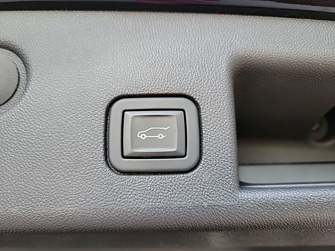 Used 2022 Chevrolet Equinox LT image 23