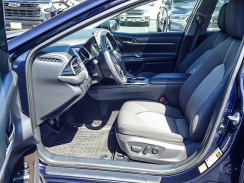 Used 2022 Toyota Camry LE FWD image 2