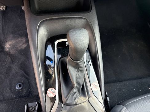 Used 2025 Toyota Corolla LE FWD image 18