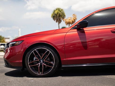 Used 2023 Honda Accord Sport image 9
