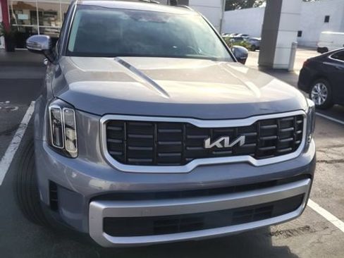 Used 2025 Kia Telluride S AWD/4WD image 5