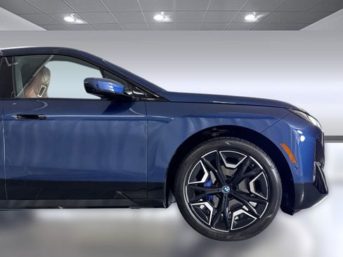 Used 2024 BMW iX xDrive50 w/ Premium Package AWD/4WD image 36