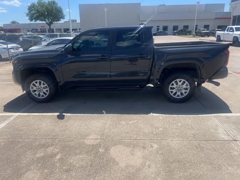 Used 2024 Toyota Tacoma SR5 image 3