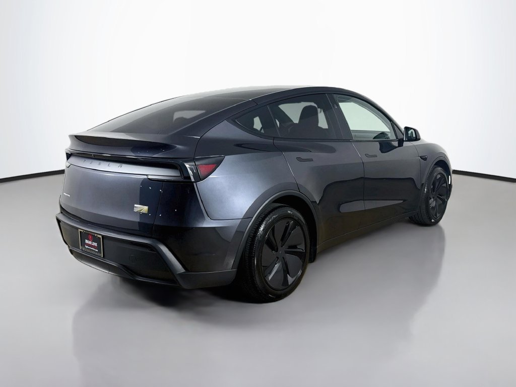 Used 2026 Tesla Model Y AWD image 7