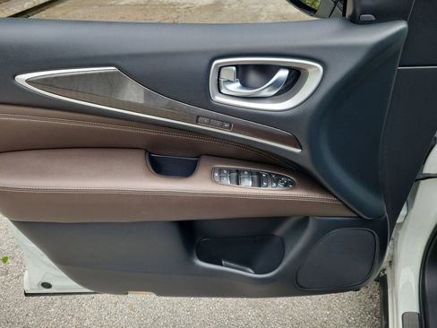 Used 2019 INFINITI QX60 Luxe w/ Essential Package image 13