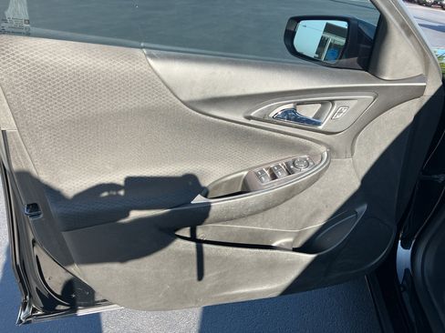 Used 2019 Chevrolet Malibu LT w/ Driver Confidence Package image 18