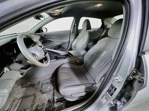 Used 2023 Hyundai Elantra SEL FWD image 19
