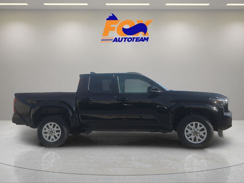 Used 2026 Toyota Tacoma SR5 AWD/4WD image 5