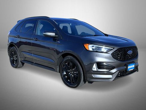 Used 2020 Ford Edge ST-Line w/ Cold Weather Package image 3